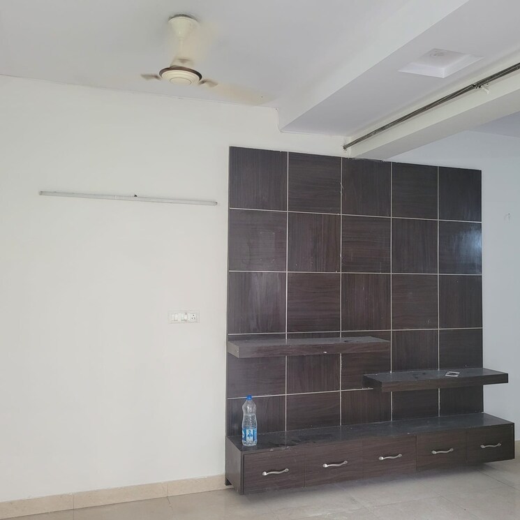 Room, bulland-heights 3 Bedroom 1700 Sq.Ft. Apartment In Sain Vihar Ghaziabad 9044310