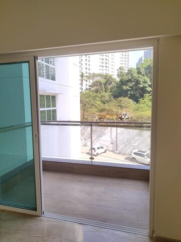 Room in 4 BHK Apartment at L&T Emerald Isle, Powai – for Rent