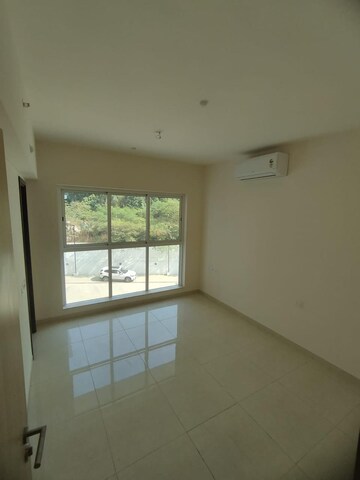 Room in 4 BHK Apartment at L&T Emerald Isle, Powai – for Rent