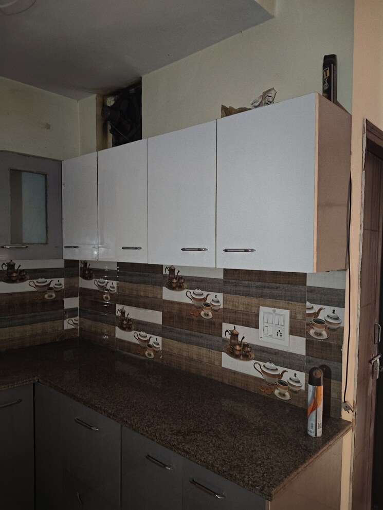 Kitchen, palam vihar 3 Bedroom 900 Sq.Ft. Builder Floor In Palam Vihar Gurgaon 9044382