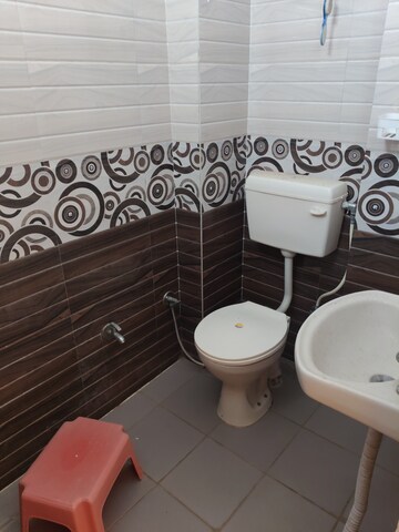 Attached Bathroom in 3 BHK Builder Floor at Palam Vihar – for Rent