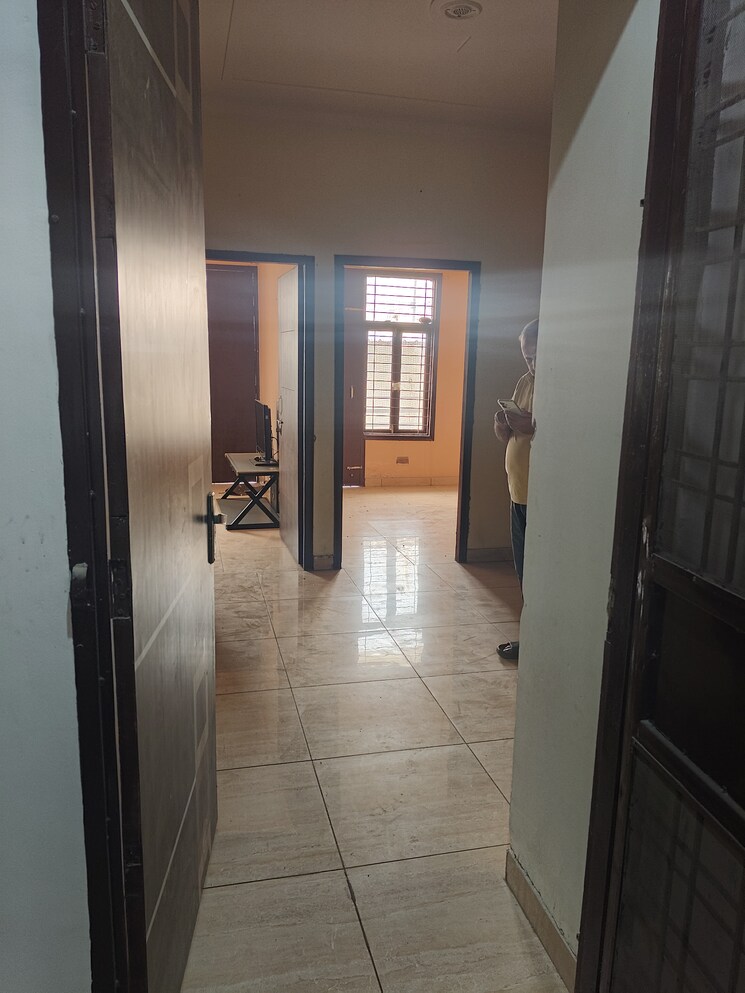 Room, palam vihar 3 Bedroom 900 Sq.Ft. Builder Floor In Palam Vihar Gurgaon 9044382