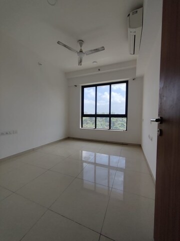 2 BHK Apartment For Rent in Shapoorji Pallonji Vicinia, Powai