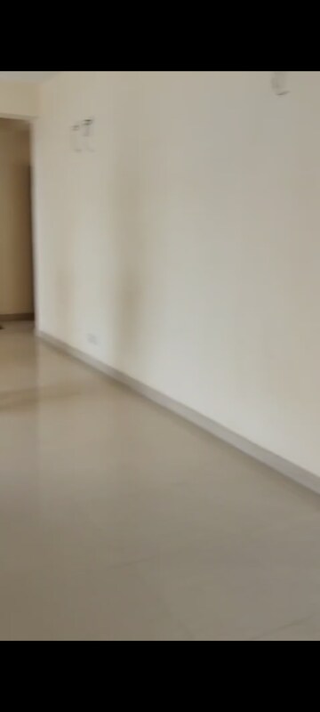 Room in 3 BHK Apartment at Omaxe Heights, Sector 86 – for Sale