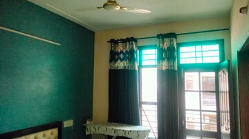 Living Room in 2 BHK Builder Floor at Vip Road – for Rent