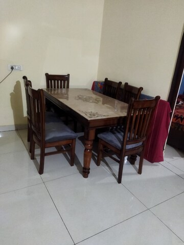 Living Room in 2 BHK Builder Floor at Vip Road – for Rent