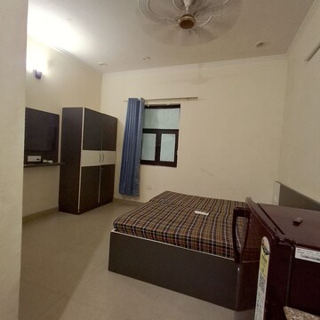 Bedroom in 1 RK Builder Floor at Sector 39 – for Rent