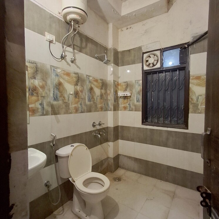Bathroom, sector 39 1 RK 500 Sq.Ft. Builder Floor In Sector 39 Gurgaon 9044497