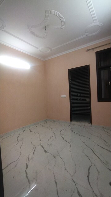Room in 3 BHK Builder Floor at Govindpuri – for Rent