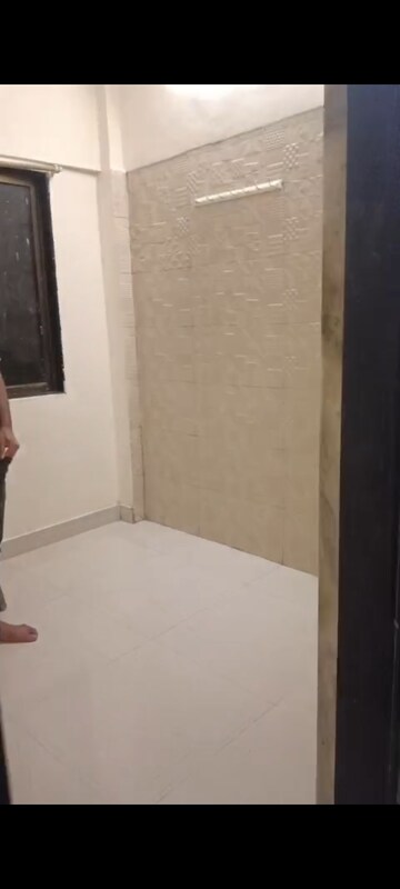 Room in 1 RK Apartment at Omkar Indrapuri CHS, Goregaon East – for Rent