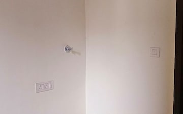 Room in 3 BHK Penthouse at Greentech City Duplex, Rajarhat – for Sale