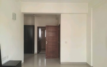 Room in 3 BHK Penthouse at Greentech City Duplex, Rajarhat – for Sale