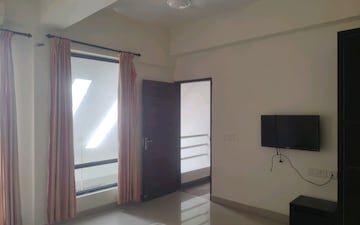 Room in 3 BHK Penthouse at Greentech City Duplex, Rajarhat – for Sale