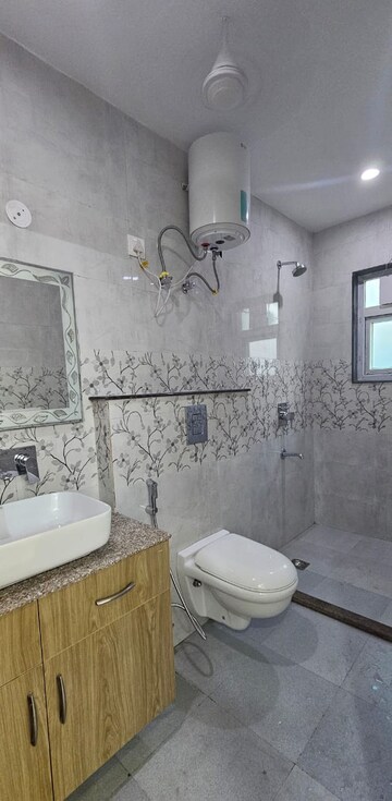 Bathroom in Studio Builder Floor at Sector 40 – for Rent
