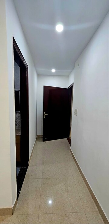 Furnished Amenities in Studio Builder Floor at Sector 40 – for Rent