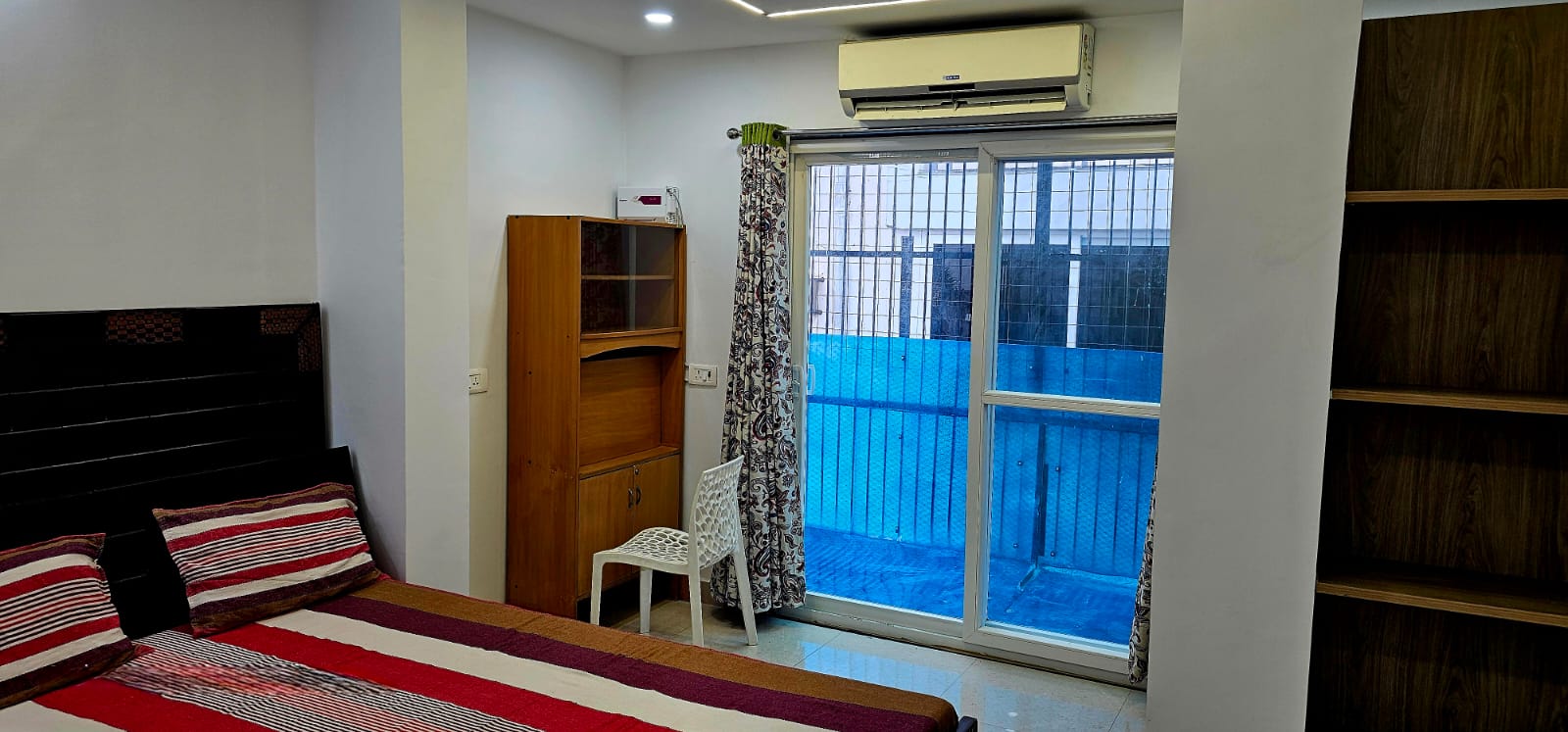 StudioBuilder Floor For Rent in Xyz Pro