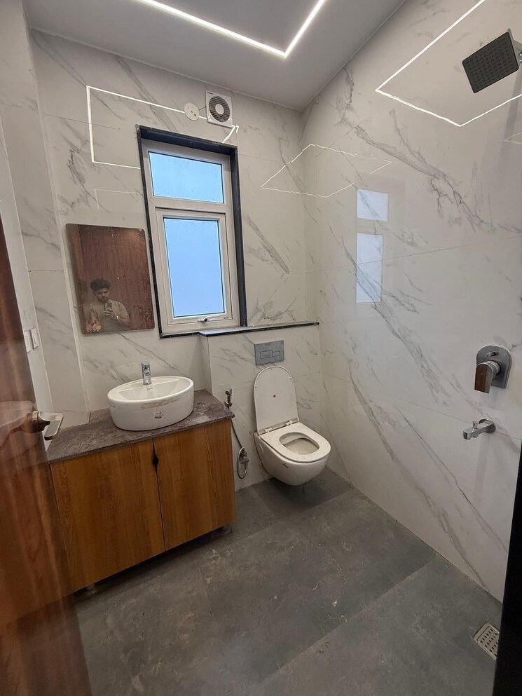 Bathroom, ardee-city 2 Bedroom 1100 Sq.Ft. Apartment In Sector 52 Gurgaon 9044585