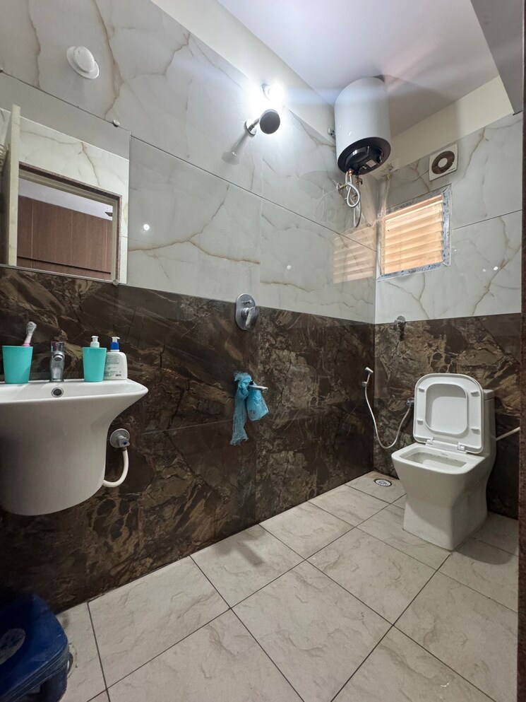 Bathroom, hsr layout 2 Bedroom 1100 Sq.Ft. Builder Floor In Hsr Layout Bangalore 9044563