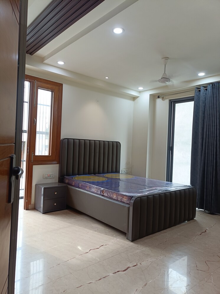 Bedroom, vivek vihar phase 1 3 Bedroom 2500 Sq.Ft. Builder Floor In Vivek Vihar Phase 1 Delhi 9044606