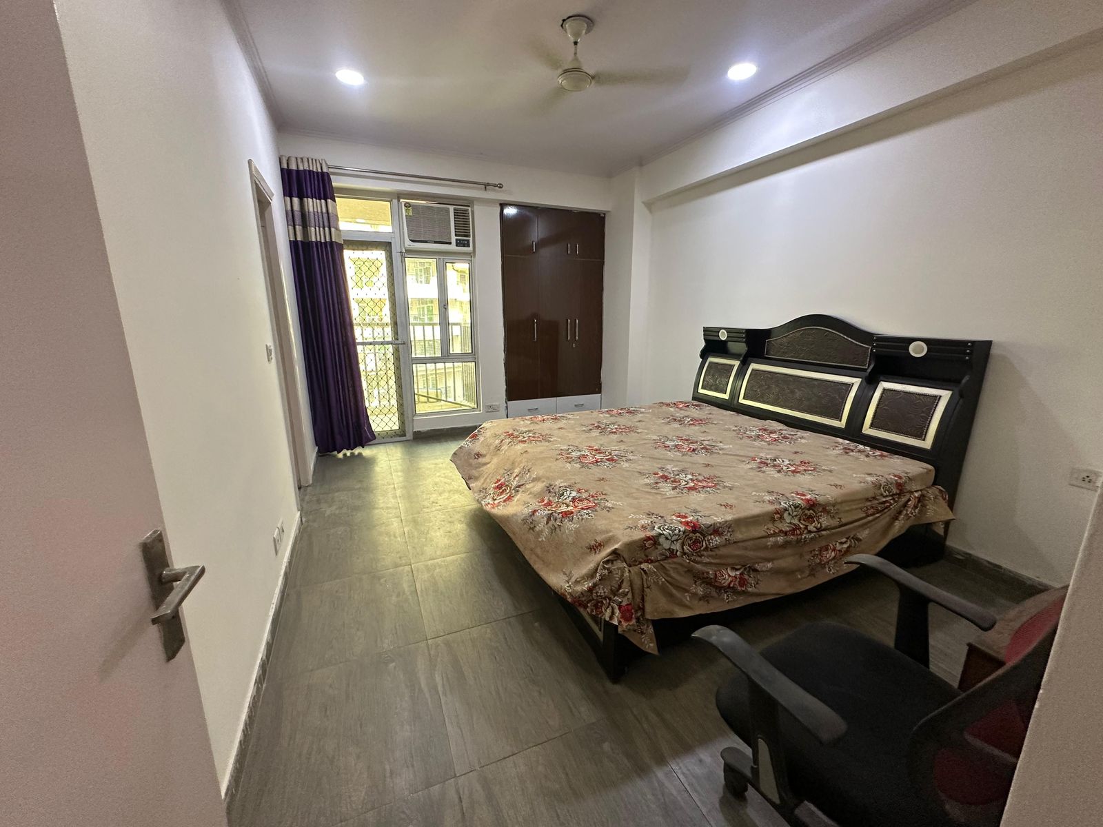 4 BHK + Pooja Room,Servant Room Villa For Sale in Amrapali Ivory Heights