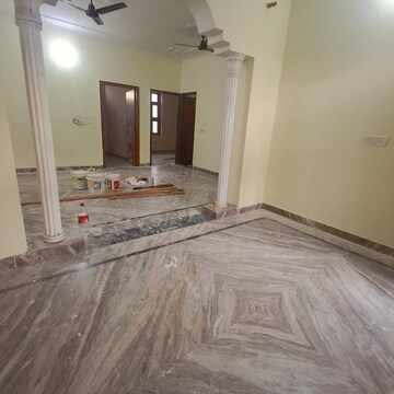 Room in 2 BHK Builder Floor at Sector 46 – for Rent