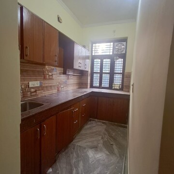 Kitchen in 2 BHK Builder Floor at Sector 46 – for Rent