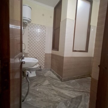 Bathroom in 2 BHK Builder Floor at Sector 46 – for Rent