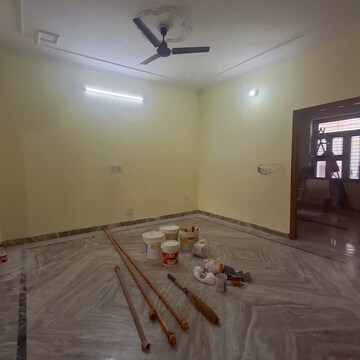 Room in 2 BHK Builder Floor at Sector 46 – for Rent