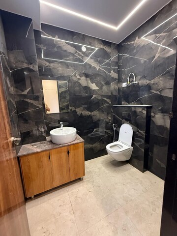 Team Area in 3 BHK Apartment at Jnu Aravali Apartments, Sector 56 – for Rent