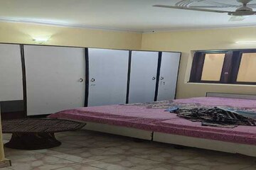 Bedroom in 1 BHK Apartment at Lajpat Nagar ii – for Rent