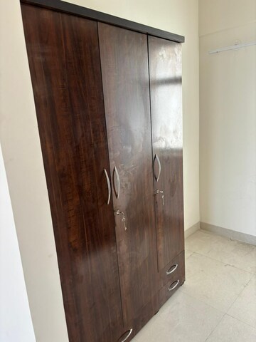 Furnished Amenities in 3 BHK Apartment at Pareena The Elite Residences, Sector 99 – for Rent