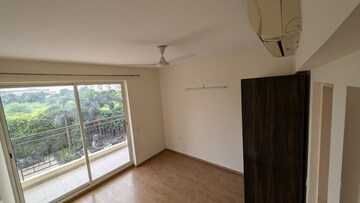 Room in 3 BHK Apartment at Pareena The Elite Residences, Sector 99 – for Rent