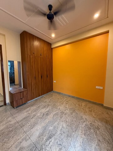 Room in 2 BHK Builder Floor at SS Mayfield Gardens, Sector 51 – for Rent