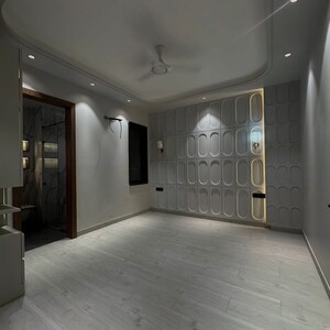 Room in 3 BHK Builder Floor at Rohini Sector 25 – for Sale