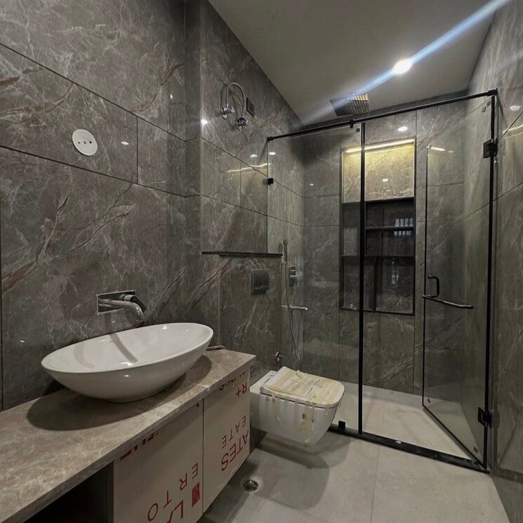 Bathroom, rohini sector 25 3 Bedroom 800 Sq.Ft. Builder Floor In Rohini Sector 25 Delhi 9044752