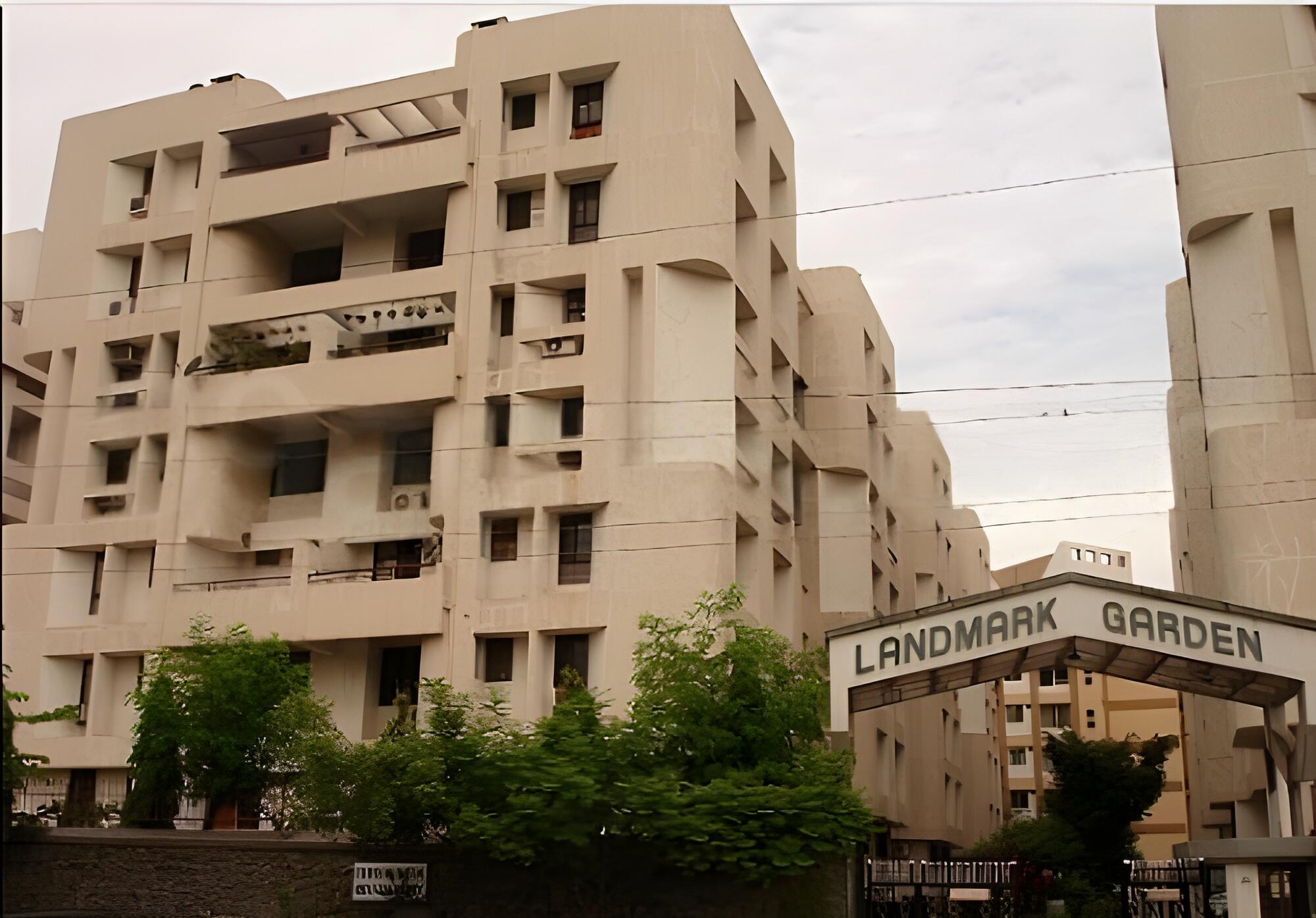 3 BHK + Extra Room Apartment For Rent in Landmark Garden