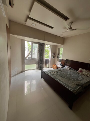 Furnished Amenities in 3 BHK Apartment at Landmark Garden, Kalyani Nagar – for Rent