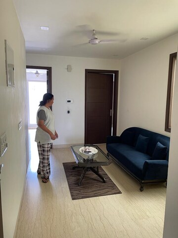 Living Room in 3 BHK Builder Floor at Dlf Phase ii – for Rent