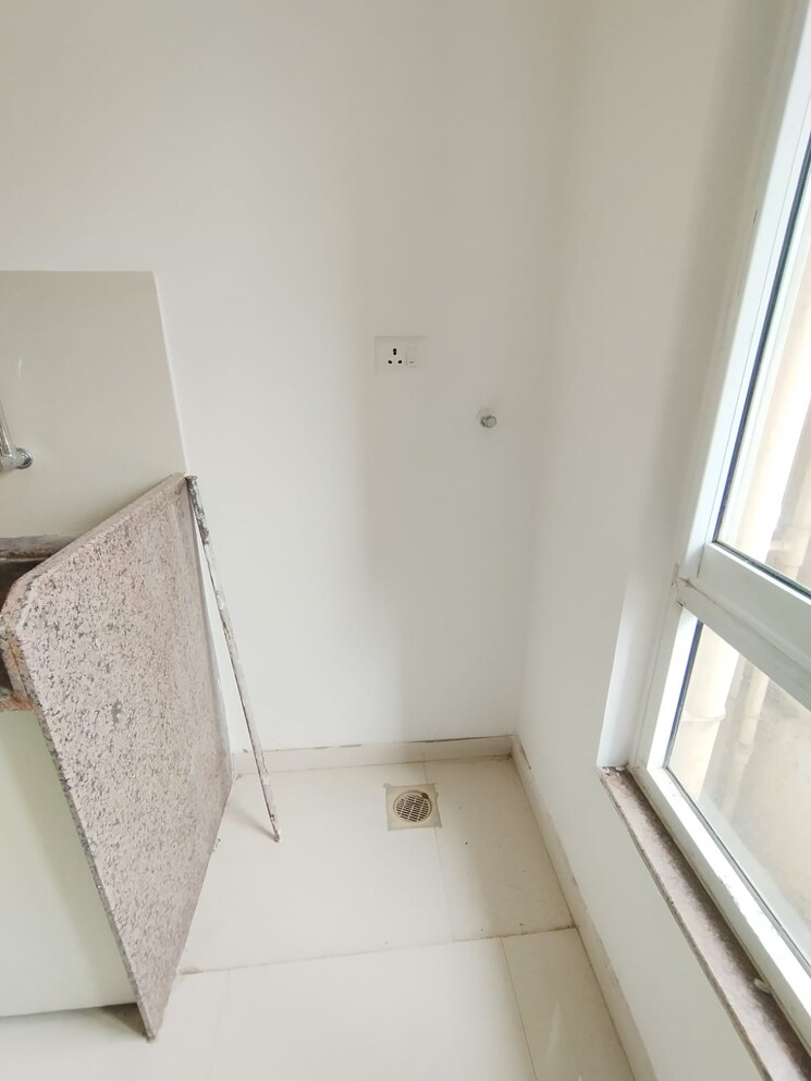 Bathroom, puranik-rumah-bali 2 Bedroom 670 Sq.Ft. Apartment In Ghodbunder Road Thane 9044866