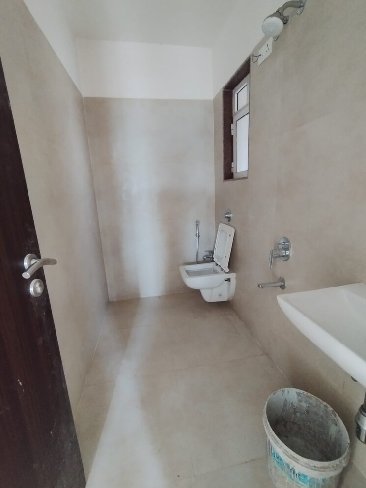Bathroom, puranik-rumah-bali 2 Bedroom 670 Sq.Ft. Apartment In Ghodbunder Road Thane 9044866
