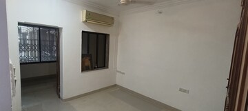 Room in 2 BHK Apartment at Hillslope CHS, Pali Hill – for Rent