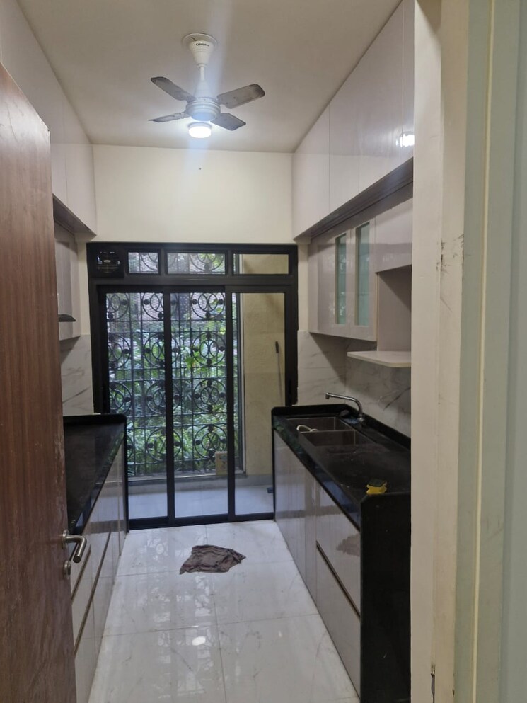 Kitchen, lodha-sterling-tower-h 3.5 Bedroom 1350 Sq.Ft. Apartment In Kolshet Road Thane 9045051