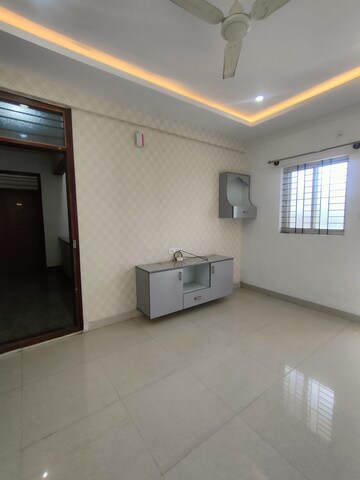 Room in 2 BHK Builder Floor at Hsr Layout – for Rent