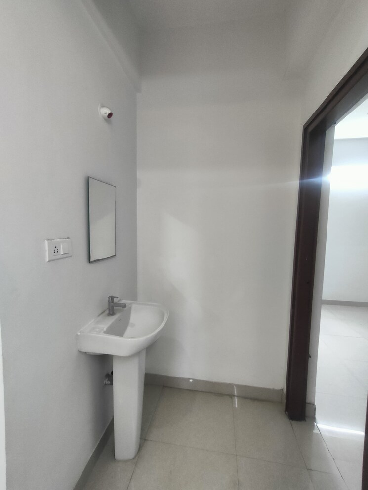 Bathroom, hsr layout 2 Bedroom 1100 Sq.Ft. Builder Floor In Hsr Layout Bangalore 9045045