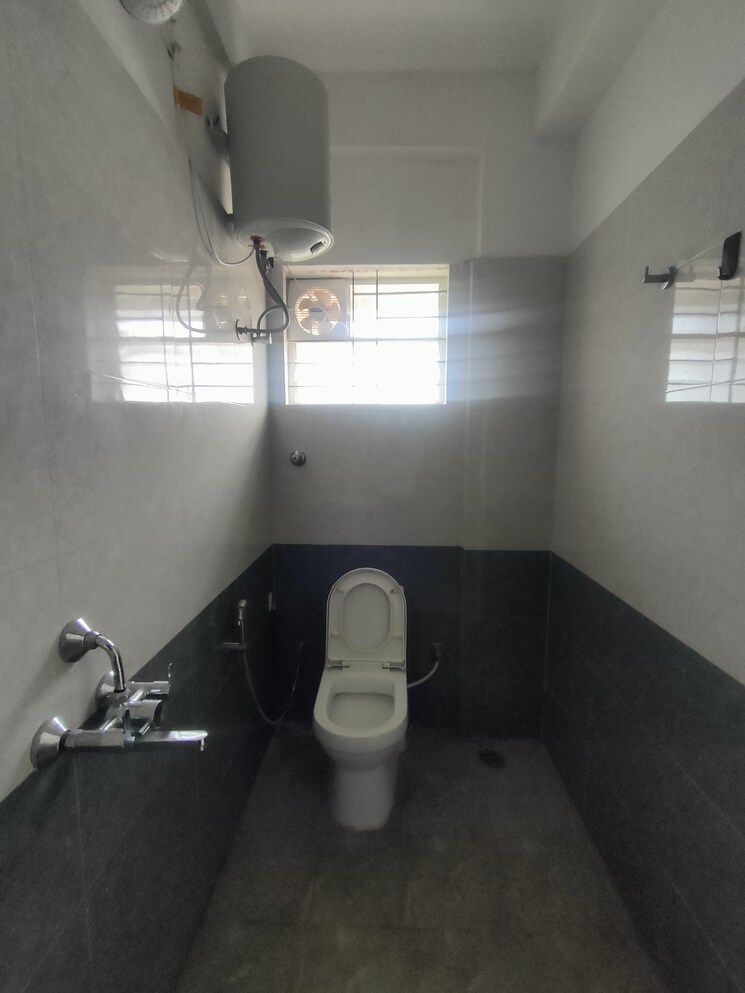 Bathroom, hsr layout 2 Bedroom 1100 Sq.Ft. Builder Floor In Hsr Layout Bangalore 9045045