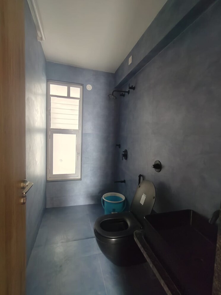 Bathroom, unique-k-town 4 Bedroom 1450 Sq.Ft. Apartment In Kiwale Pune 9045121