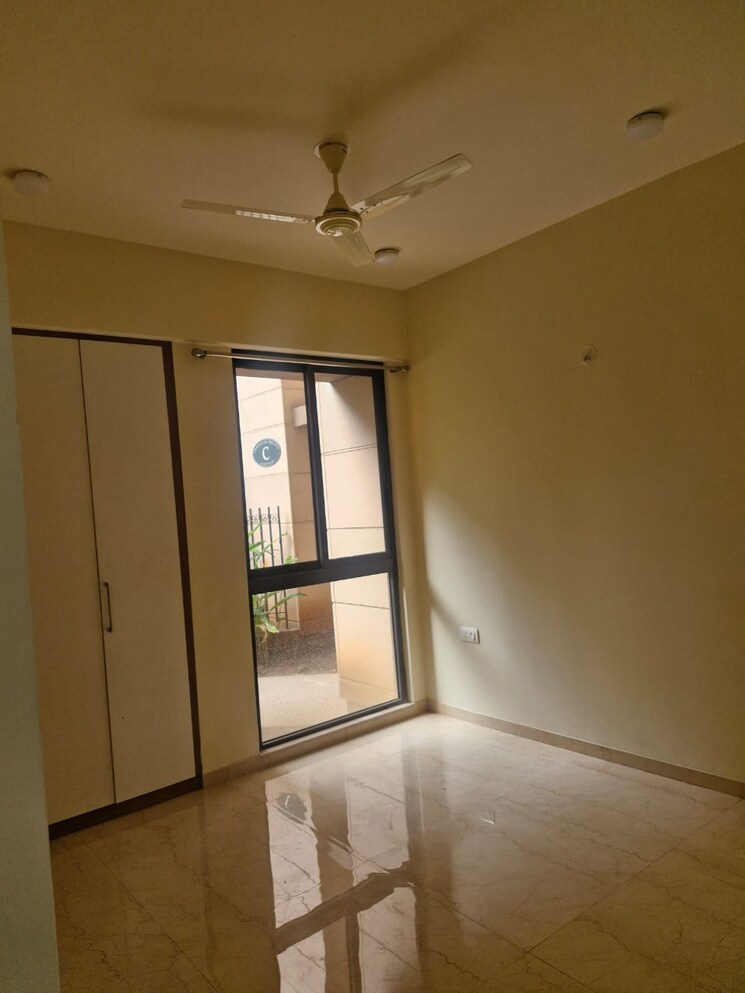 Room, dosti-west-county-phase-4-dosti-pine 2 Bedroom 695 Sq.Ft. Apartment In Balkum Pada Thane 9045124