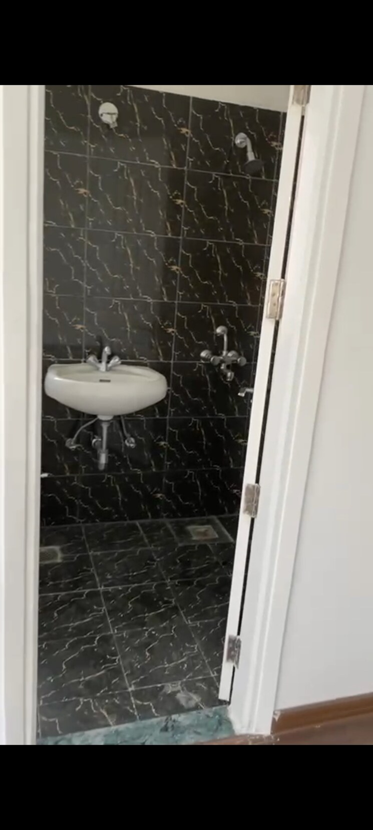 Bathroom, bptp-park-towers 3 Bedroom 230 Sq.Ft. Builder Floor In Sector 77 Faridabad 9045157