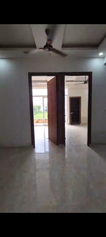 Room in 2 BHK Builder Floor at Sector 1 Greater Noida – for Rent