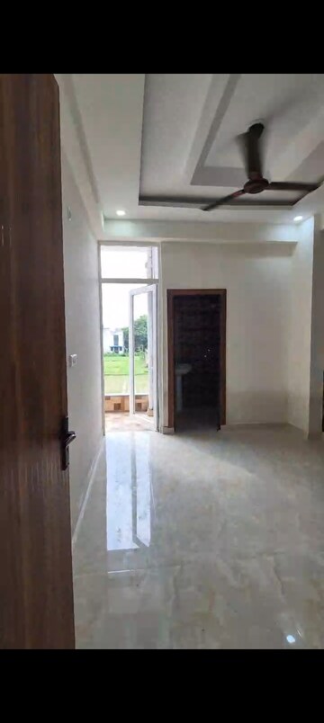 Room in 2 BHK Builder Floor at Sector 1 Greater Noida – for Rent